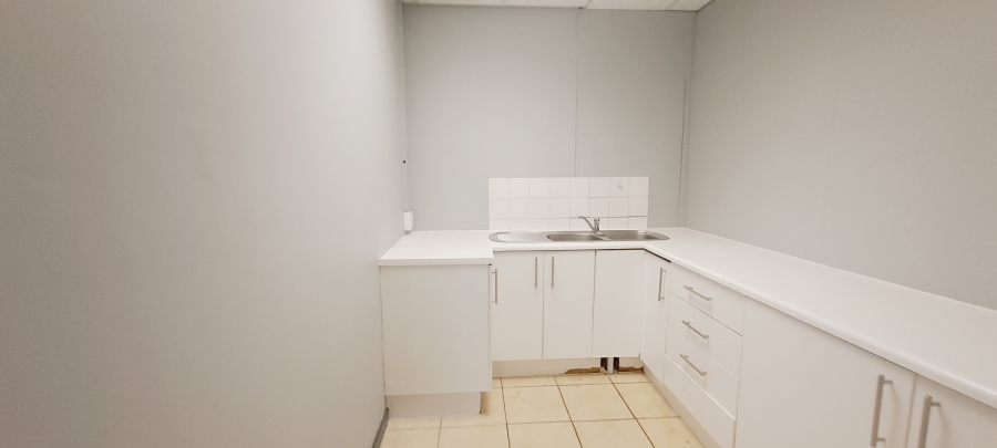 To Let commercial Property for Rent in Rosenpark Western Cape